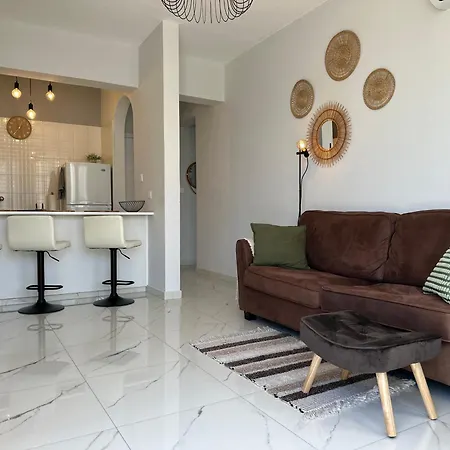 Apartment Sea View Near The