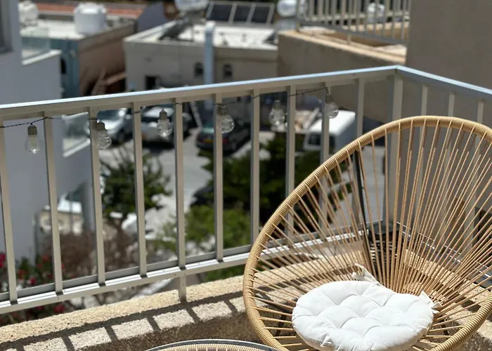 Sea View Near The Lejlighed Paphos